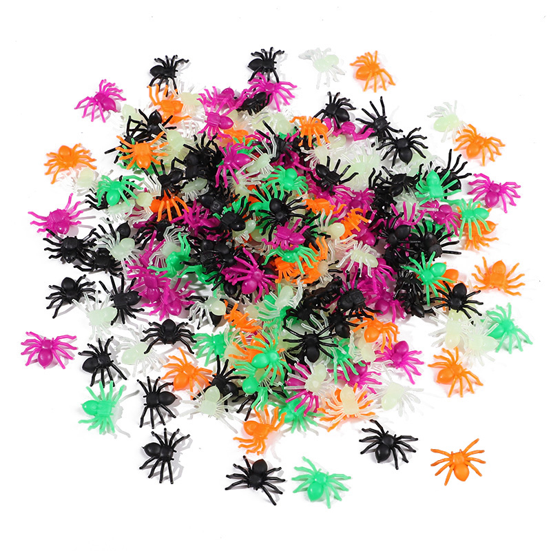 Outdoor Kids In An Indoor World - 50-200 Uds. Mini arañas de Halloween