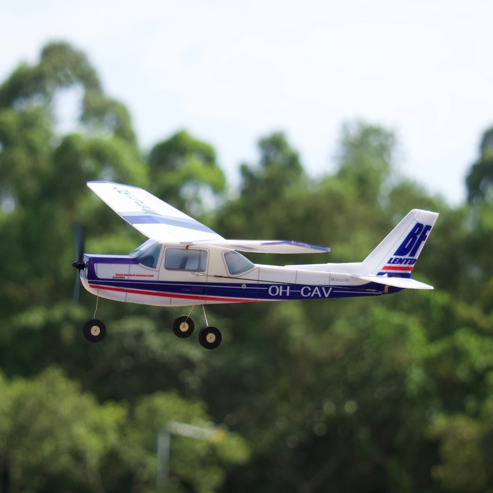 MinimumRC-Kit de avión azul Ce - Kids Outdoor Play reseña y precio